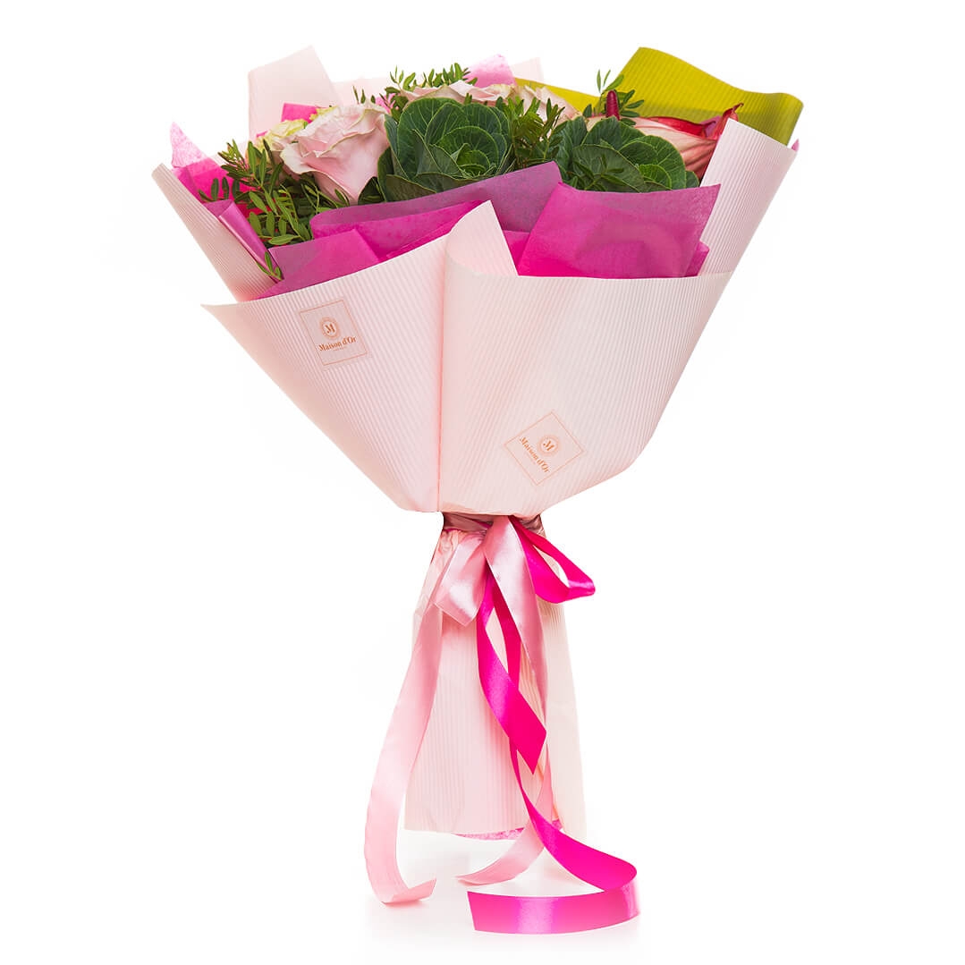 Buchet de flori anthurium si trandafiri roz - Anthurium|Minirosa|Trandafiri