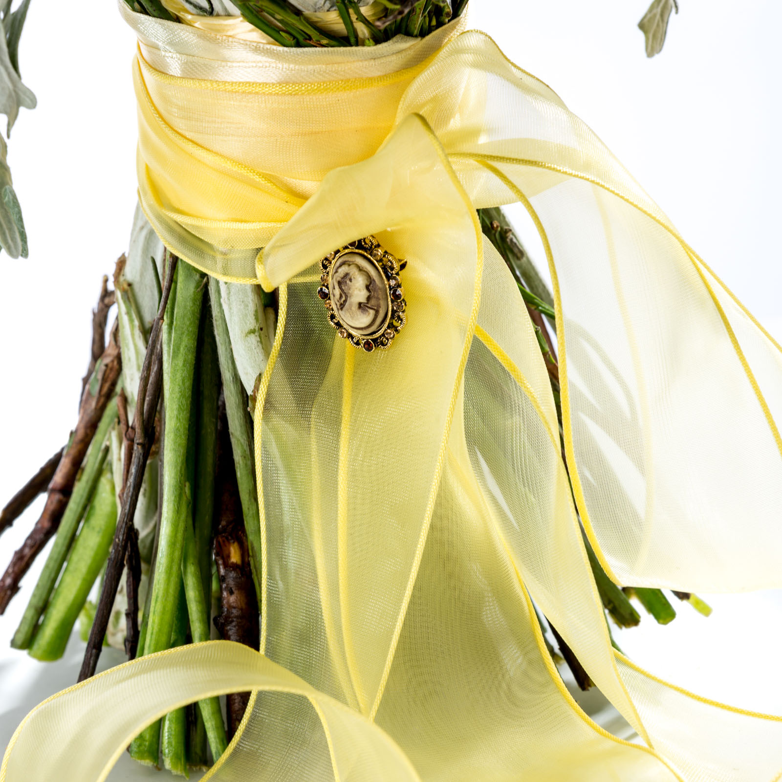 Buchet de mireasa "Youth Splendor" - Craspedia|Ranunculus|Trandafiri
