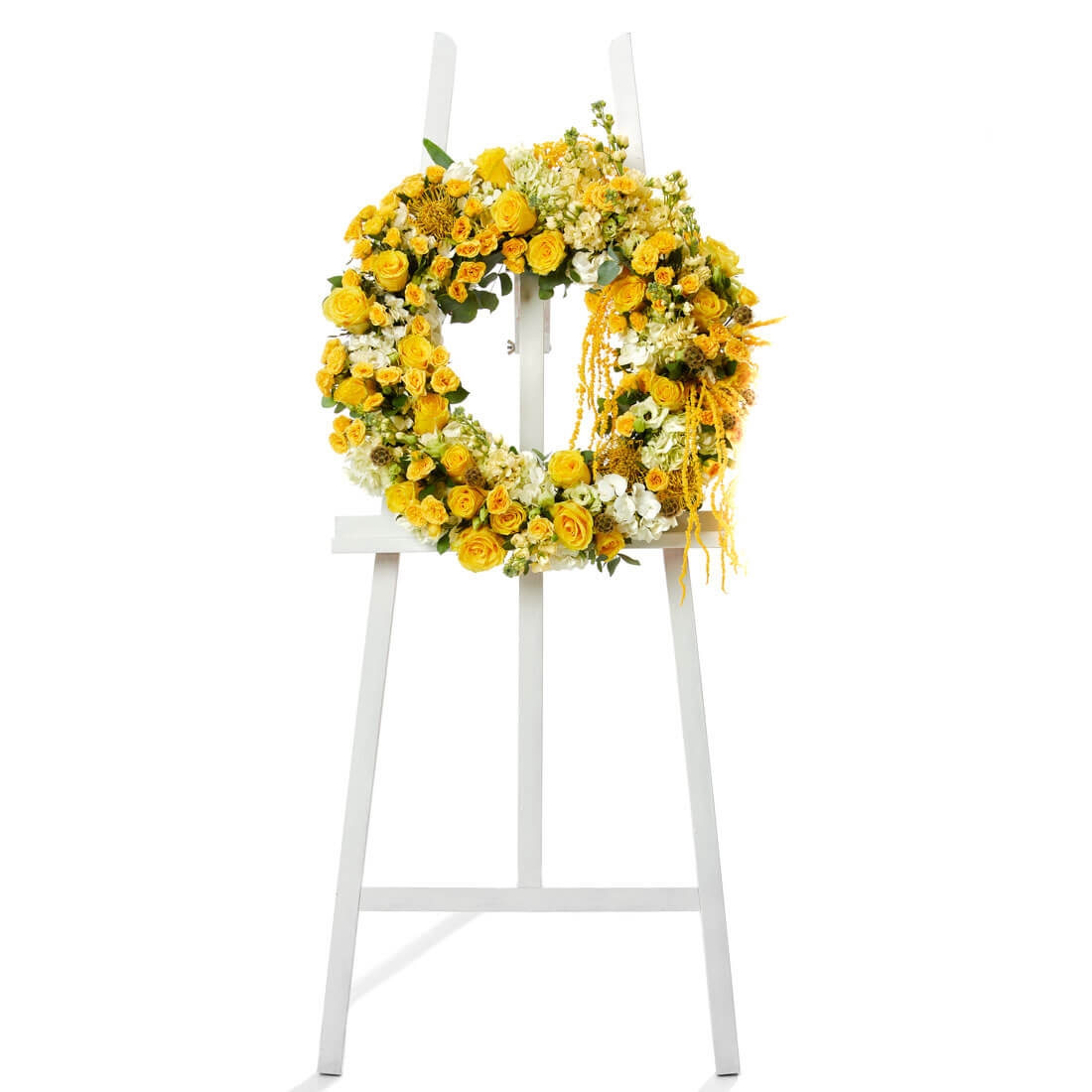 Coroana funerara cu trandafiri galbeni - Hortensie|Lisianthus|Matthiola|Minirosa|Trandafiri