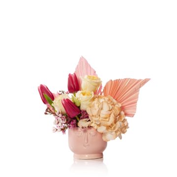 Aranjament floral cu hortensie si lalele