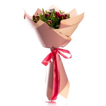 Buchet de flori cu 15 bujori burgundy