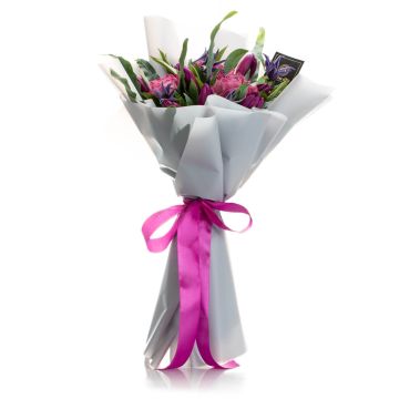Buchet de flori cu clematis Preety in Purple			