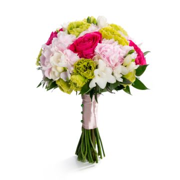 Bridal bouquet of cyclam and lisianthus roses