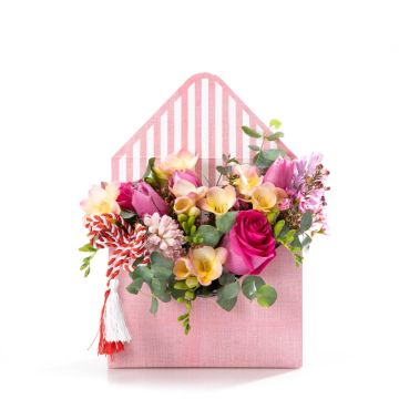 Aranjament floral in cutie plic cu zambile, lalele si frezii
