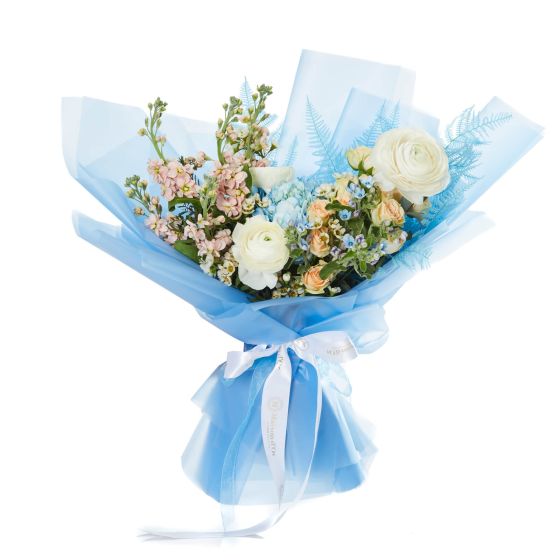 Buchet de flori cu matthiola si ranunculus 				