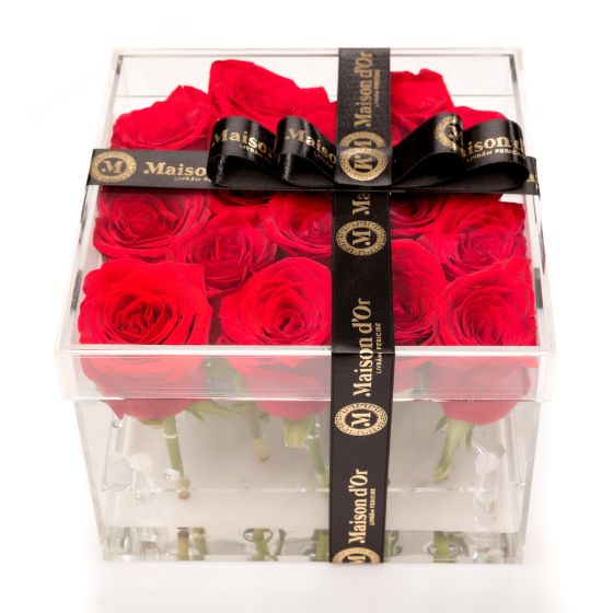 Cutie acrilica cu 15 trandafiri rosii