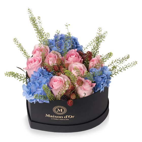 Medium heart box with hydrangea and pink roses