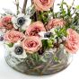 Aranjament floral de nunta din anemone, trandafiri