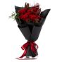 Buchet de flori cu trandafiri rosii si leucadendron