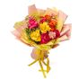 Buchet de flori cu trandafiri si dianthus