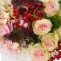 Aranjament floral cu astrantia si hortensie 