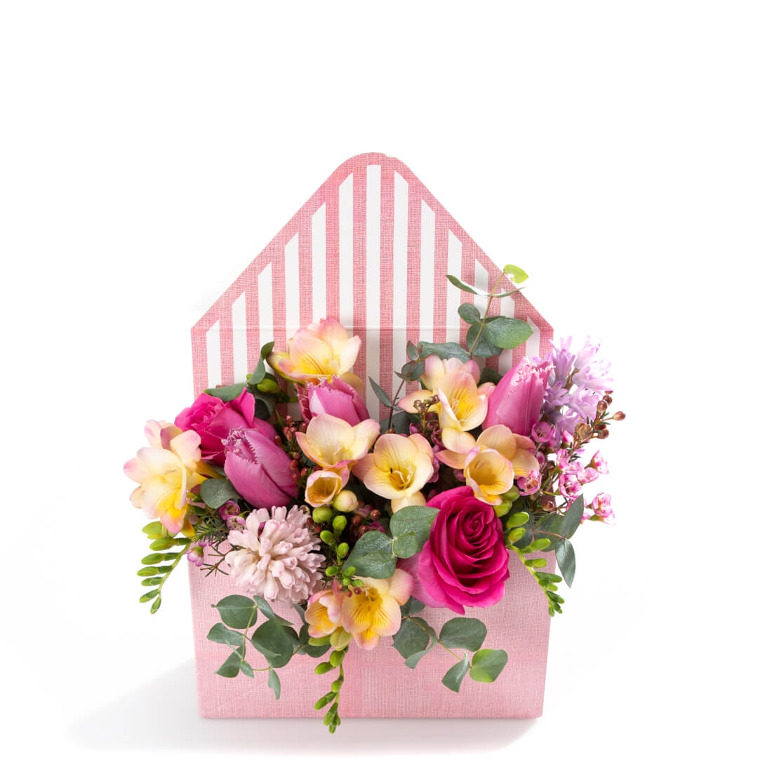 Aranjament floral in cutie plic cu zambile, lalele si frezii - Frezie|Lalea|Trandafiri|Zambile